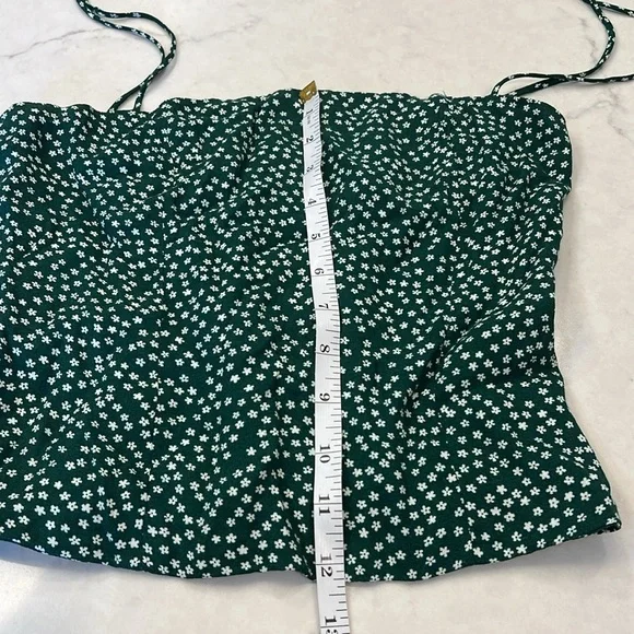 Reformation Meyer top in  Color Green Wyoming‎ - Picture 10 of 10